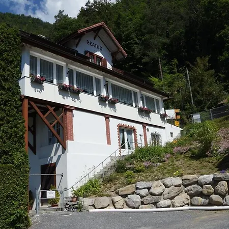 贝亚图斯酒店 2* Sundlauenen